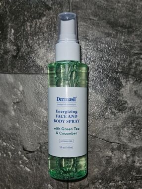 Dermasil Energizing Face and Body Spray with Green Tea & Cucumber -5fl Oz BNIB